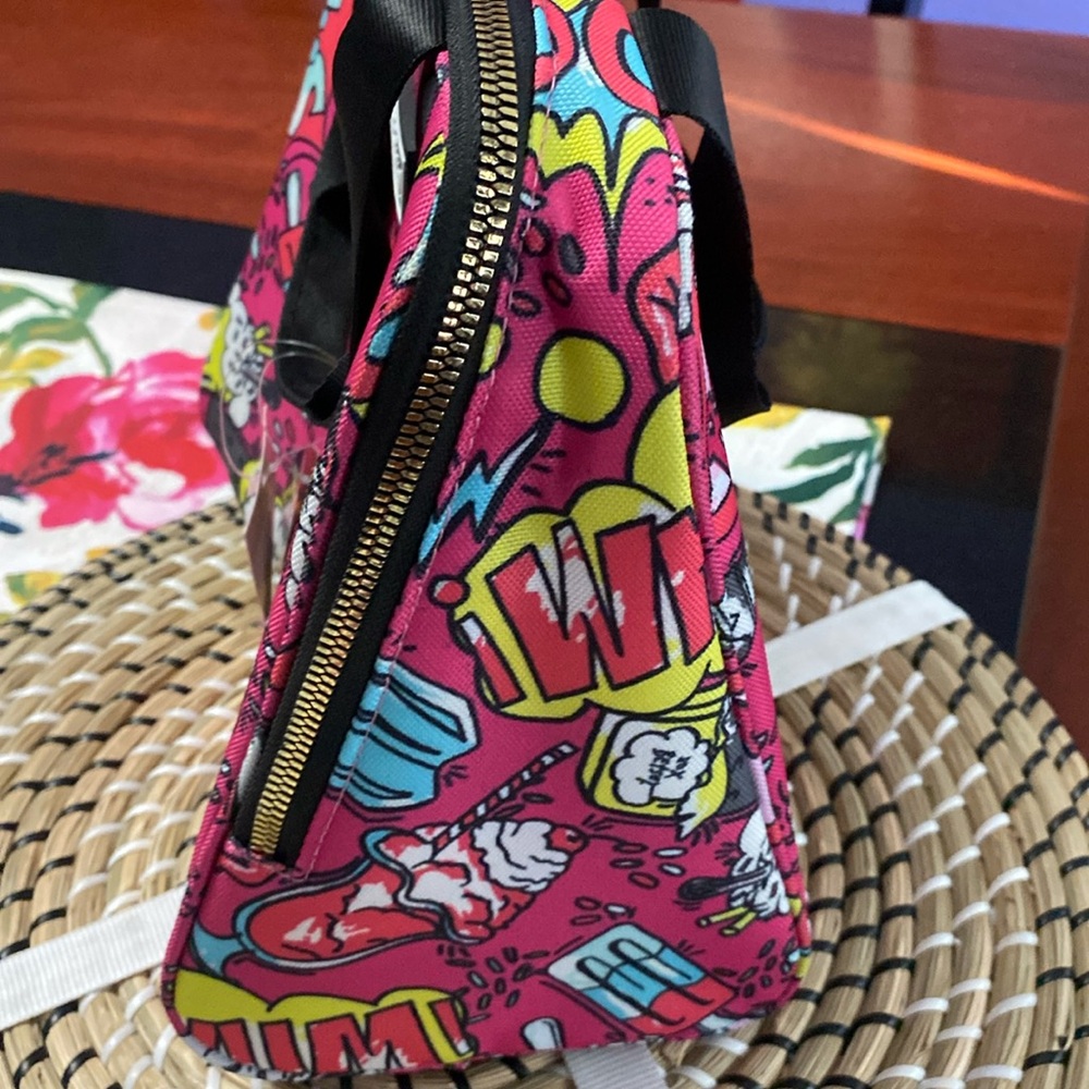 🆕Betsey Johnson Lunch tote with Mesh Pouch, “Ice Cream Treats” - Picture 3 of 7